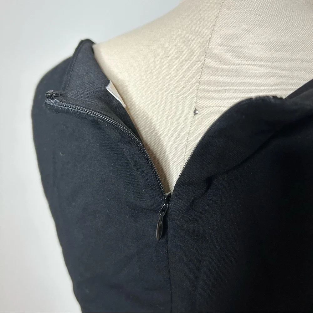 Cache Ruched Bodycon Dress - Picture 7 of 10